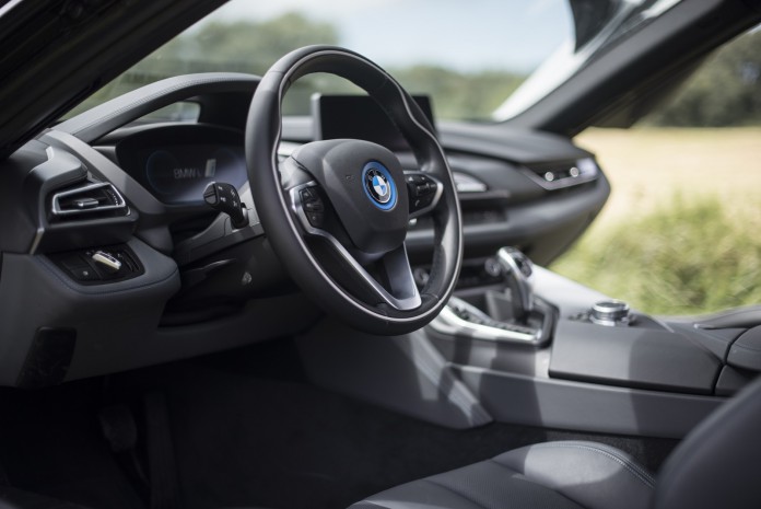 10 вещей, за которые мы так любим BMW i8